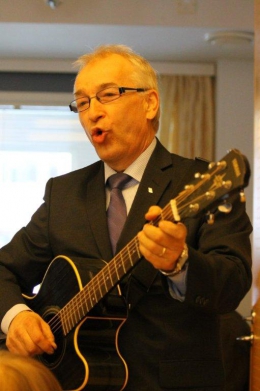 Aimo Kokkola - mies ja kitara